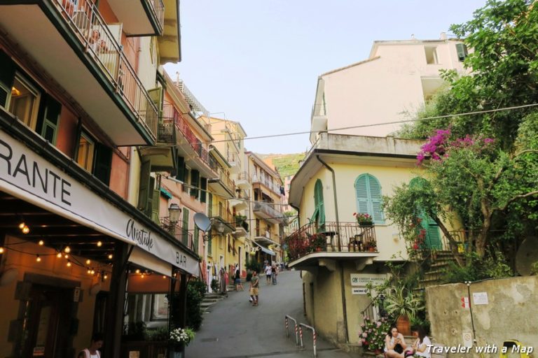 main street Manarola