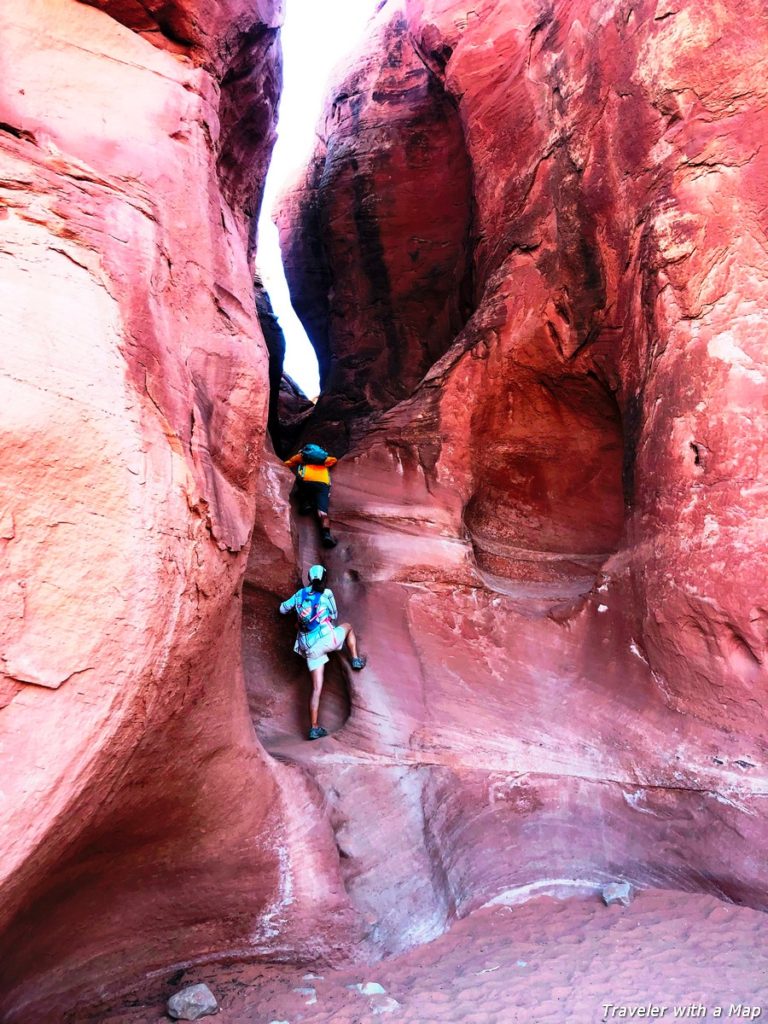 a simple guide to hiking slot canyons in Escalante National Monument, entrance to Peek-a-boo