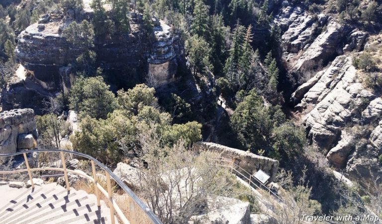 Hiking the Island Trail in Walnut Canyon