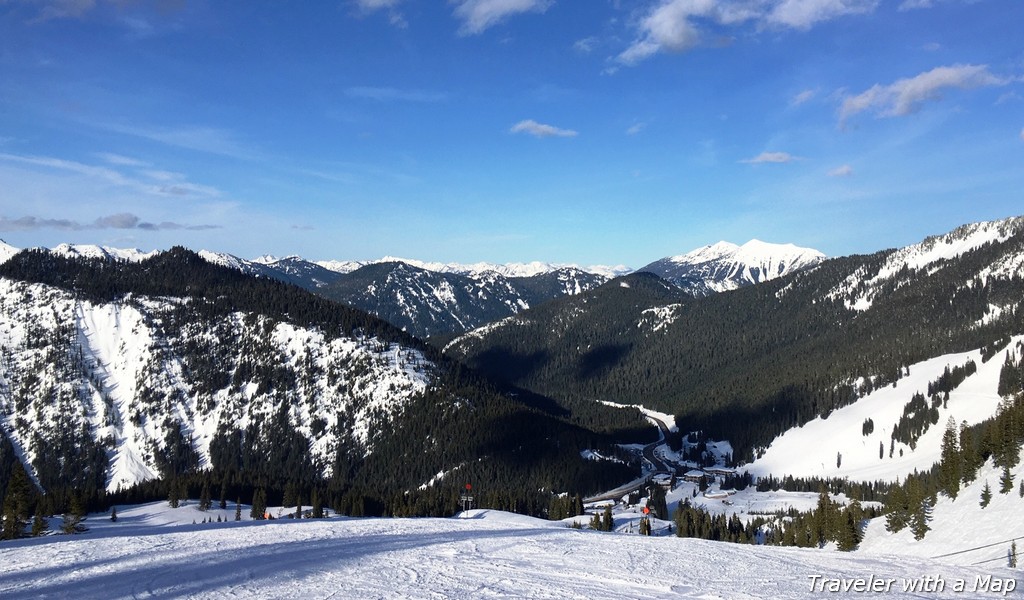 Read more about the article A Simple Guide for Intermediate Skiers to Skiing at Stevens Pass