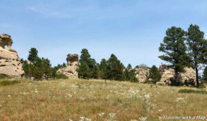 Read more about the article How to Enjoy Medicine Rocks State Park in Montana
